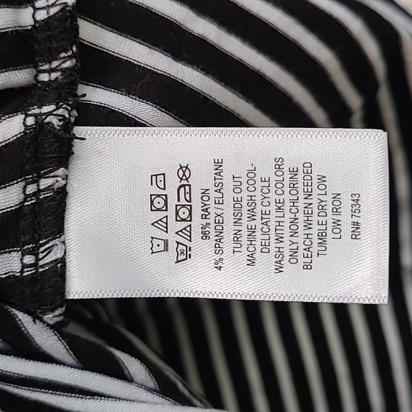 Ladies Tahari Tank - Medium - Picture 4 of 5